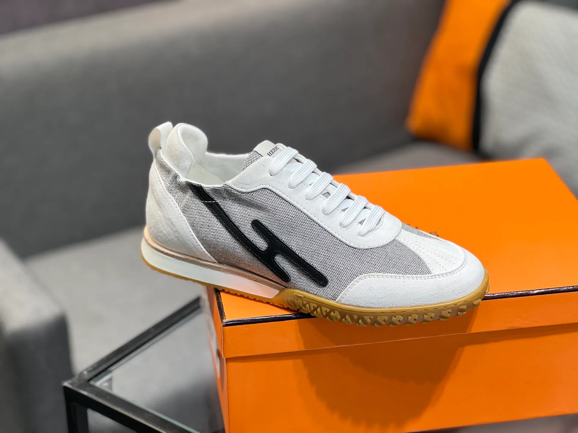 Men's shoes 💰700 [HERMES] Hermès - High-end quality original order 🔍🔍 - Upper: 🔝 cowhide suede splicing design - Inner lining: imported mixed sheepskin - Outsole: TPR foam · Rubber: two-color combined molding outsole - Super high quality control · Fine workmanship: highlighted (high-end, luxury, grade) -Size: 38-44 (45, 46, can be customized)